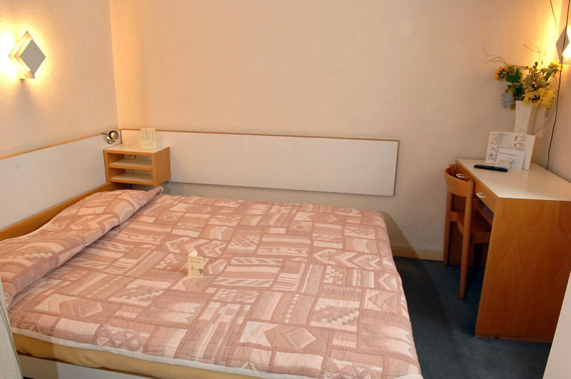 Sun Hotel Saint-Gilles Quarto foto